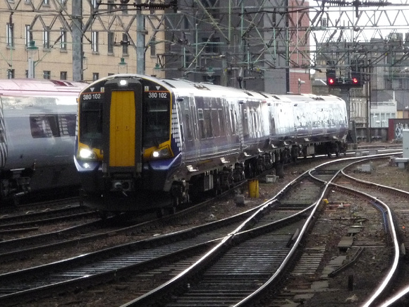 380102 at Glasgow Central