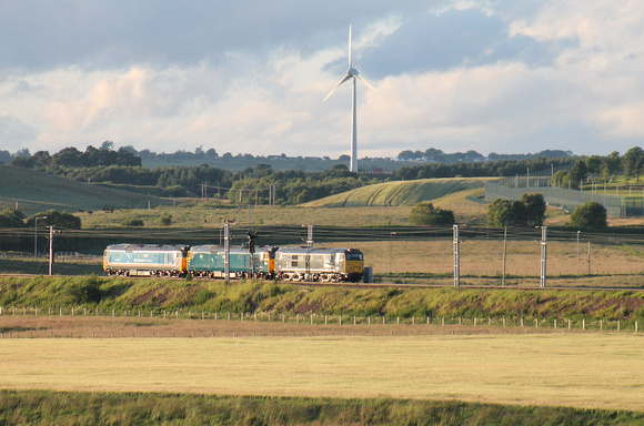 31601 with 50007 and 50017 at Carstairs