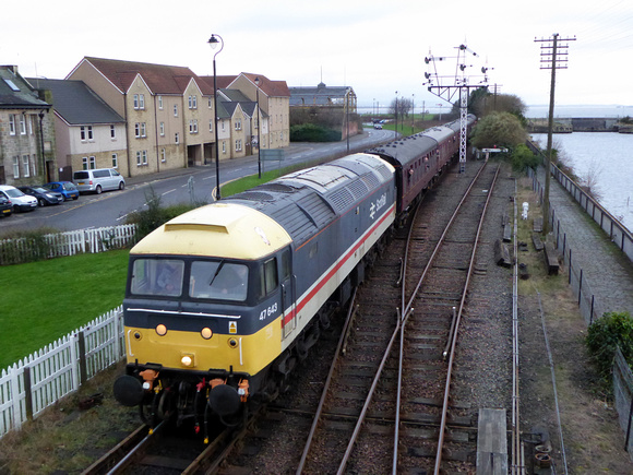 47643 top and tailed with 37025 at Boness