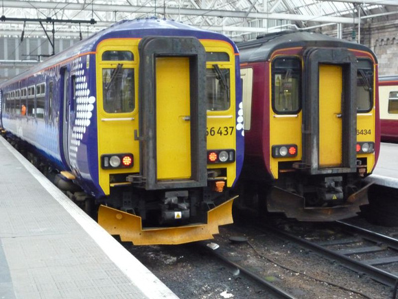 156437 and 156434 at Glasgow Central 18.4.09