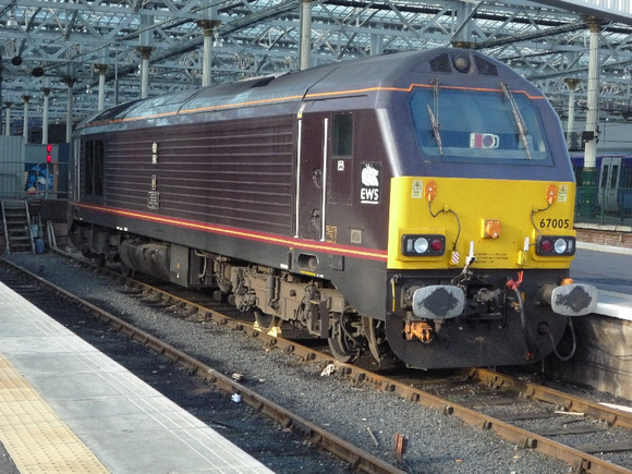 67005 at Edinburgh Waverley