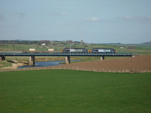 37409+37604 at Float Viaduct