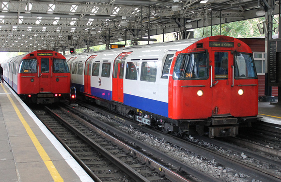 3265 and 3243 at Queens Park