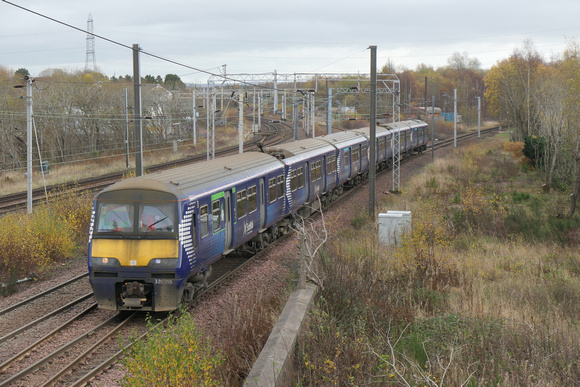 320305+320404 at Newton