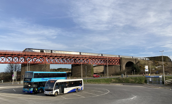 43176 tnt 43175 at Ferrytoll