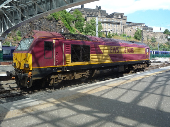 67008 at Edinburgh Waverley