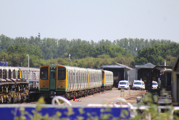 313220, 204 & 208 at Eastleigh