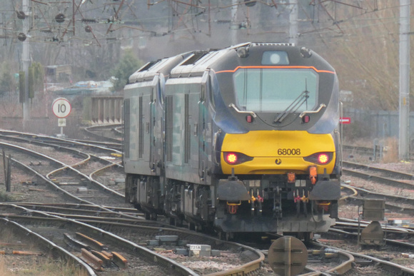 68001+68008 at Carlisle