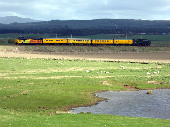 37421 tnt 37057 at Carstairs