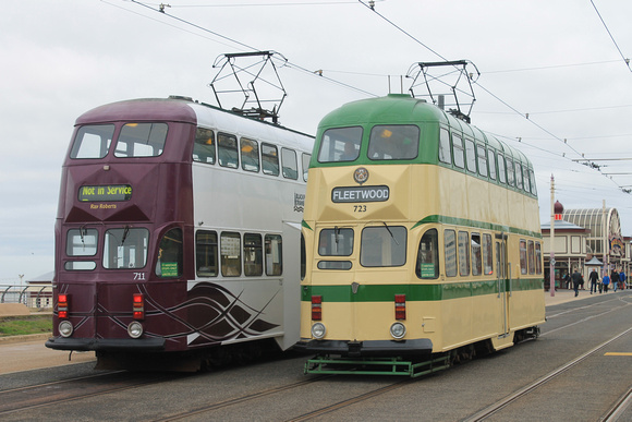 723 and 711 at North Pier
