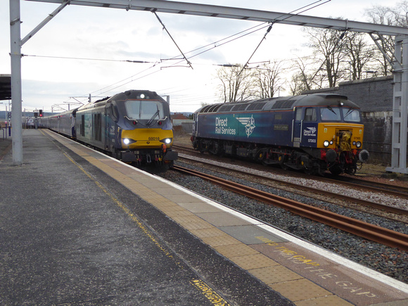 68016 and 57303 at Carstairs