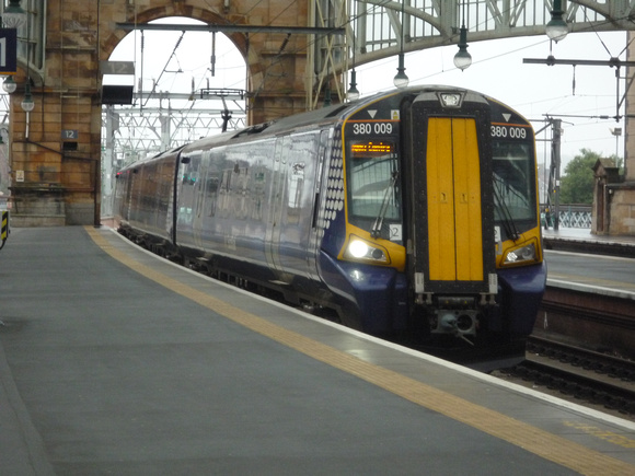 380009 at Glasgow Central