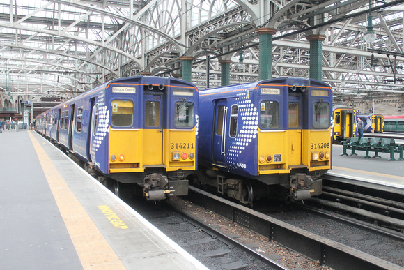 314211 and 314208 at Glasgow Central