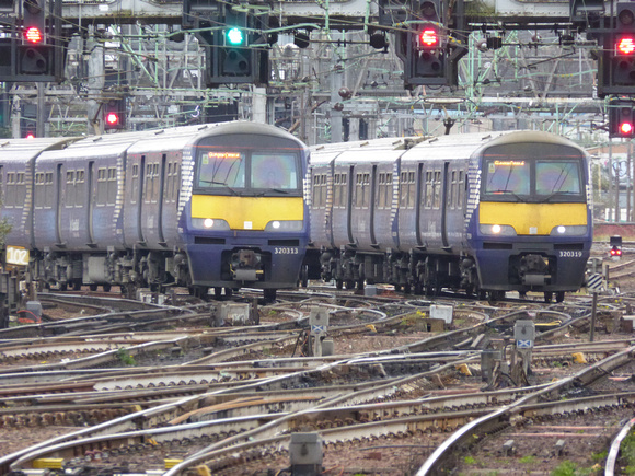 320313 and 320319 at Glasgow Central