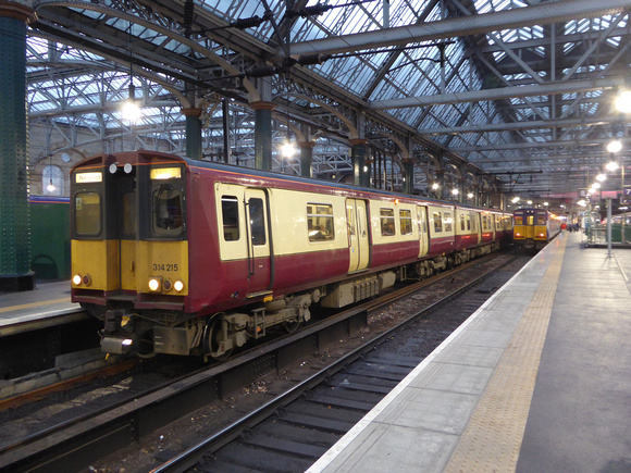314215 and 314211 at Glasgow Central