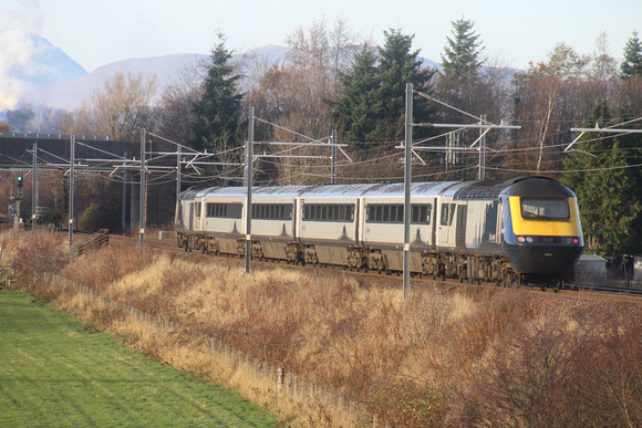 43035 tnt 43147 at Bannockburn Station Road