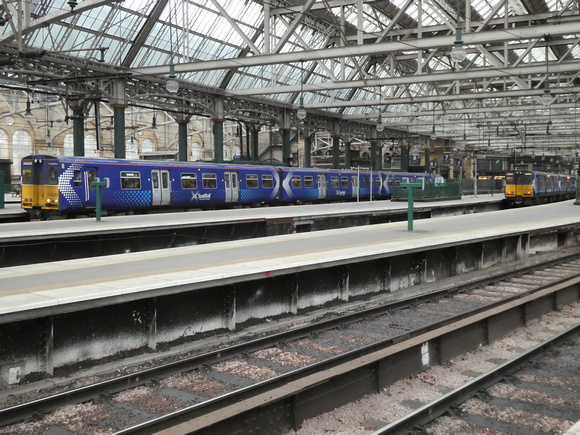 314203 and 314214 at Glasgow Central