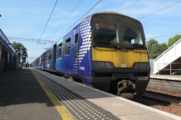 320308+320417 at Newton