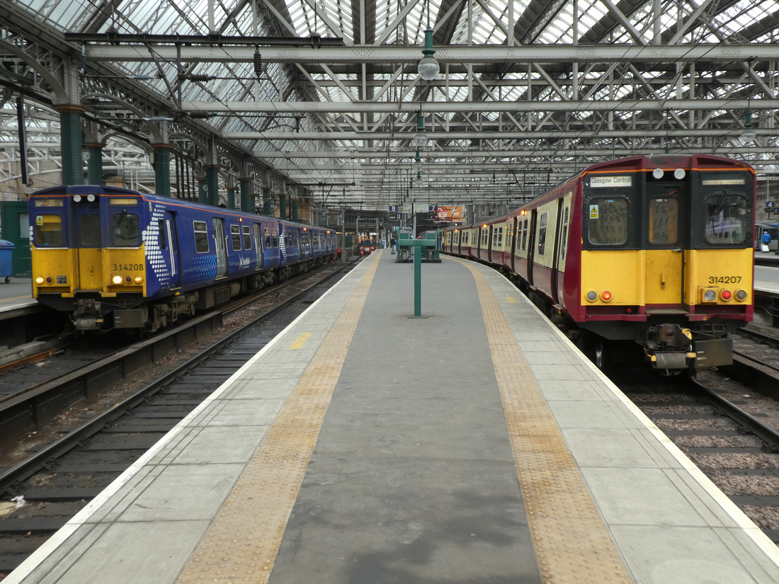 314208 and 314207 at Glasgow Central