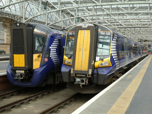 385010 and 380021 at Glasgow Central