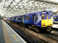 314209+314202 at Glasgow Central