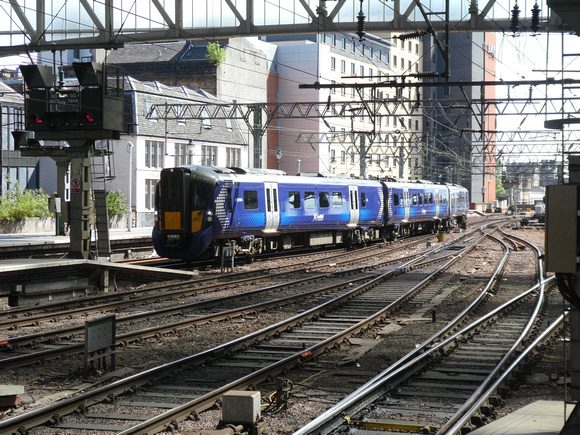 385012 at Glasgow Central