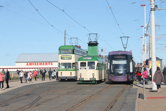 718, 631 and 005 at North Pier