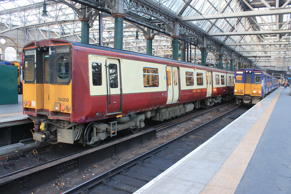 314202 and 314214 at Glasgow Central