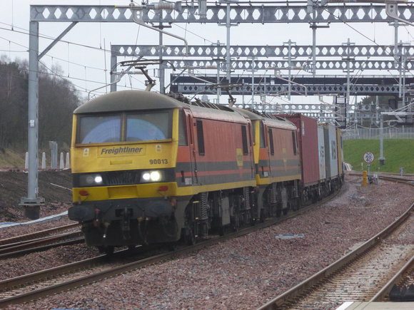 90013+90044 at Carstairs