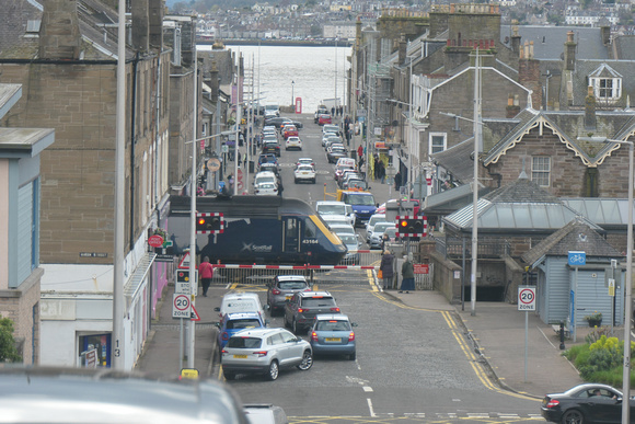 43164 at Broughty Ferry