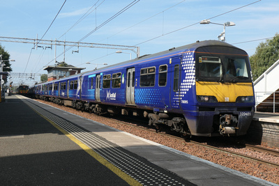 320401+320322 at Newton