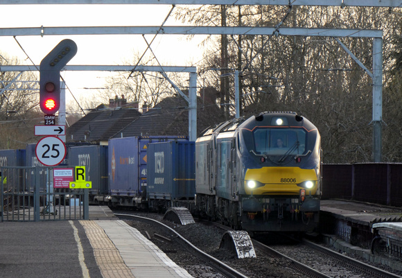 88006+88009 at Coatbridge Central