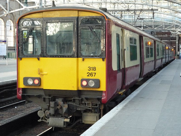 318267 at Glasgow Central