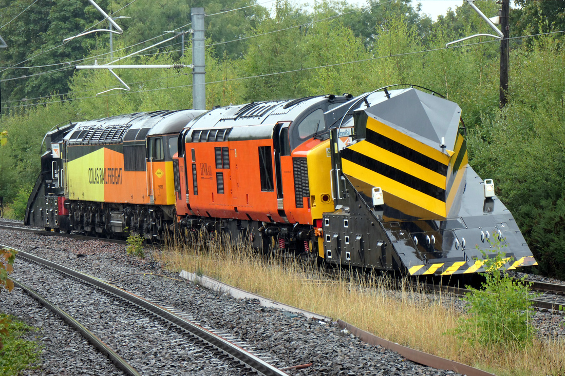 37405+56090 at Larbert