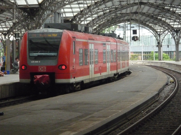 EMU 425099 at Cologne