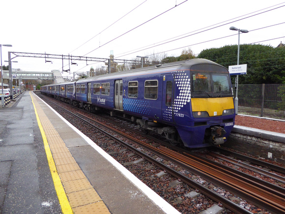 320303+320414 at Motherwell