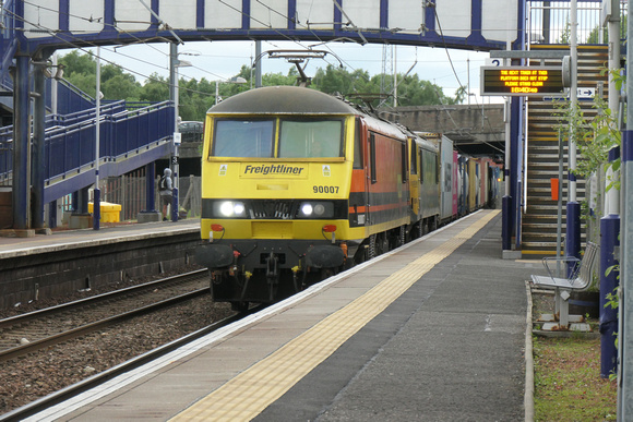 90007 + 90043 at Whifflet