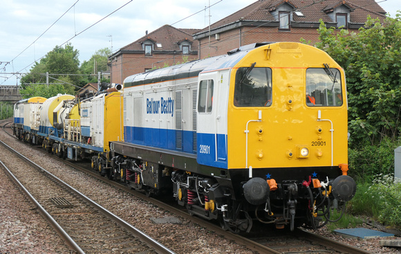 20901 &20905 at Whifflet