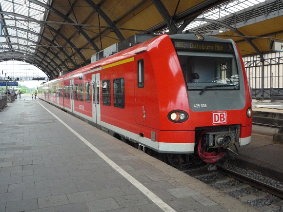 EMU 425-036 at Krefeld