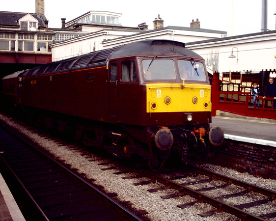 47787 arrives at Keighley
