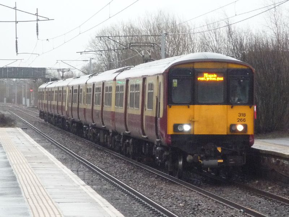 318266+320311 at Holytown