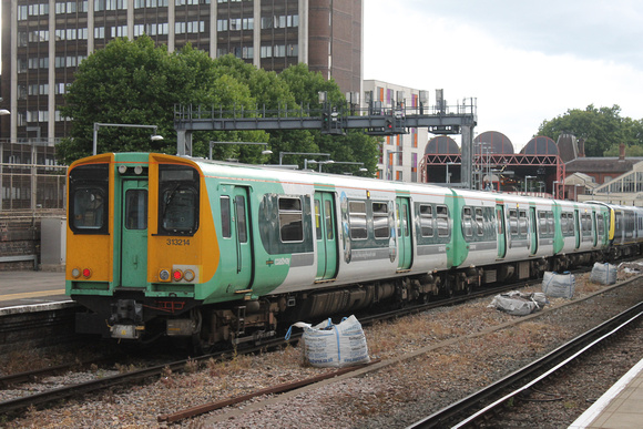 313214 at Portsmouth and Southsea