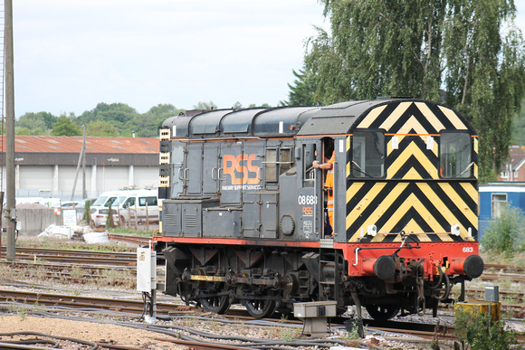 08683 at Eastleigh